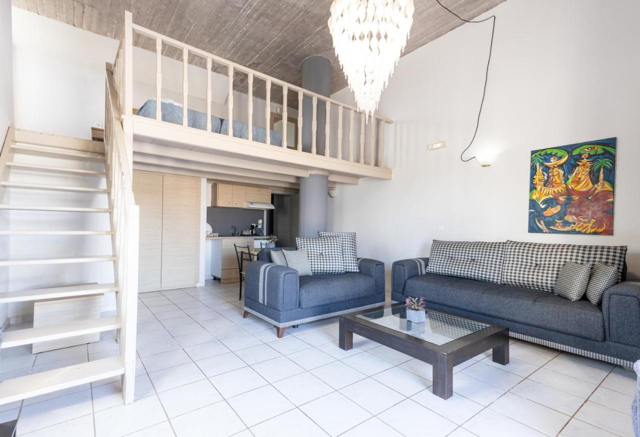Aparthotel Banana Moon Adelianos Kampos Exterior foto